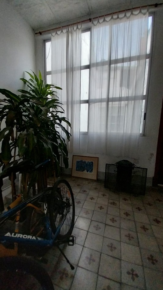 Ph de 6 ambientes con terraza s/expensas 